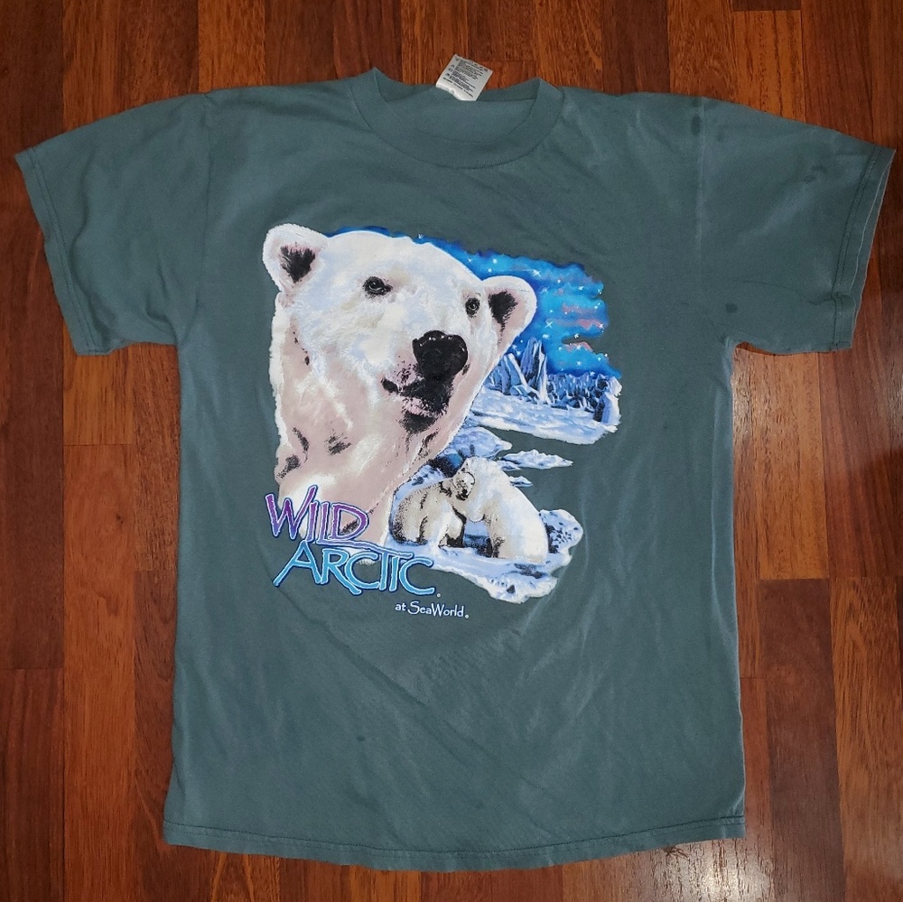 Wild Arctic at Sea World T-shirt Size Large